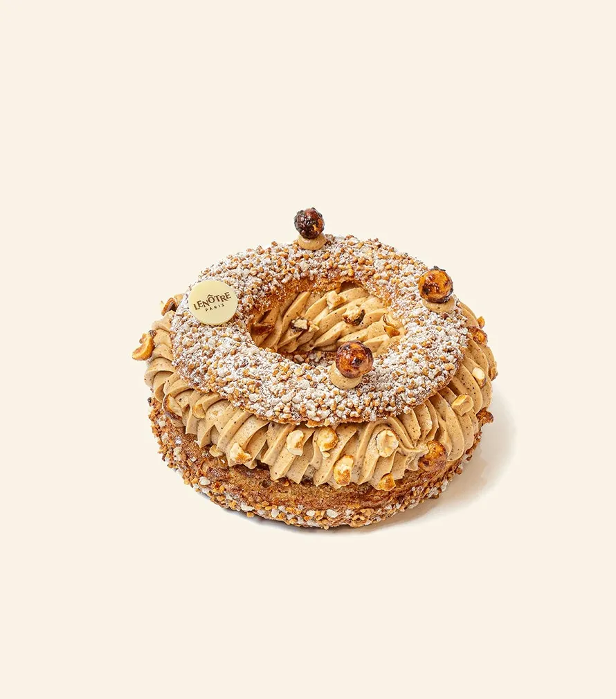 Paris-Brest de avellana de Lenôtre, una corona de choux con crema de praliné y avellanas caramelizadas, foto de Lenôtre
